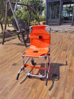Scala a quattro ruote in legno di alluminio, stretcher, tessuto in PVC pieghevole per il trasferimento di pazienti in emergenza