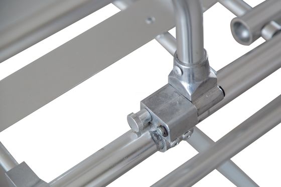 Barella piegante di carico medica dell'ambulanza di emergenza con l'inferriata della lega di alluminio