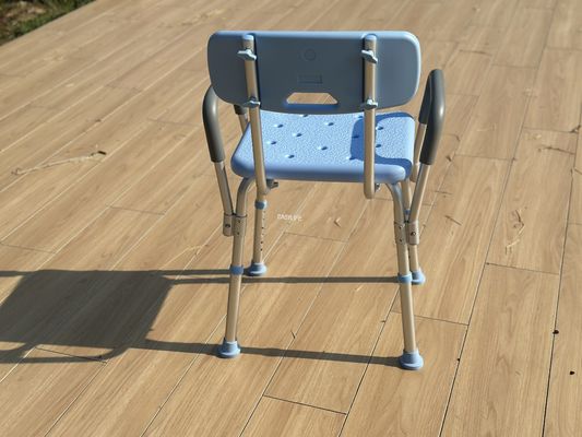 Sedia doccia regolabile per la facilità di accesso